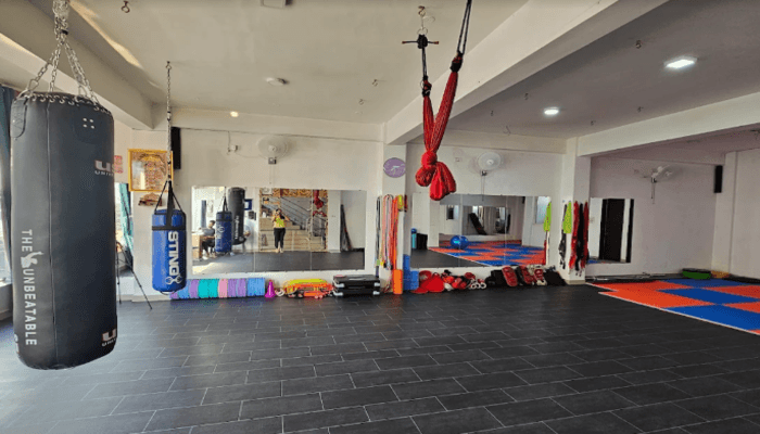 Abstract Fitness Studio